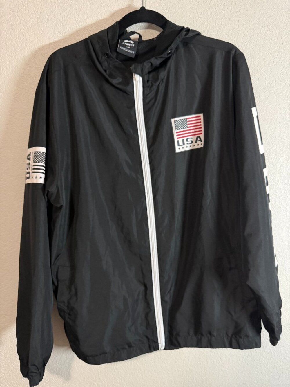 Striker USA Black Hooded Windbreaker Jacket Full Zip Size Large